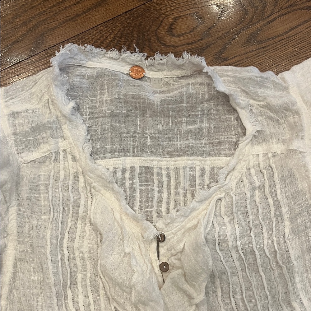 Free People M/L Women's White Ruffled Top - Picture 2 of 3